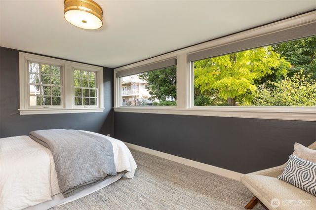 1812 10th Avenue E, Seattle, WA 98102