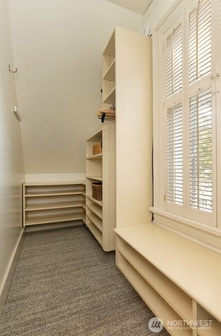 1812 10th Avenue E, Seattle, WA 98102