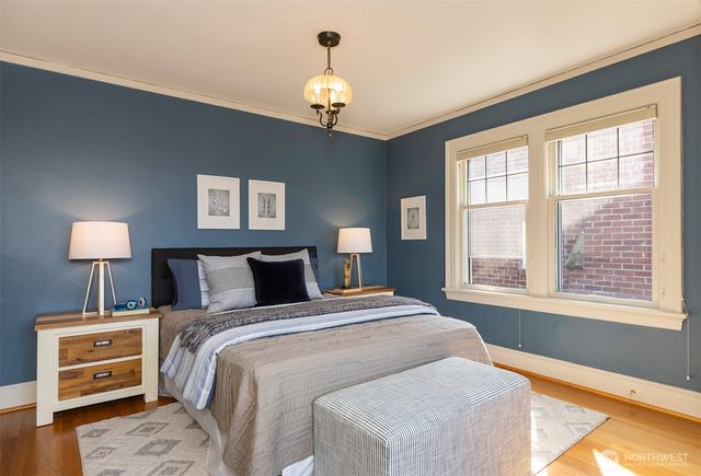 1812 10th Avenue E, Seattle, WA 98102