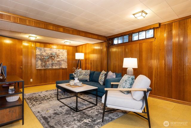 1812 10th Avenue E, Seattle, WA 98102