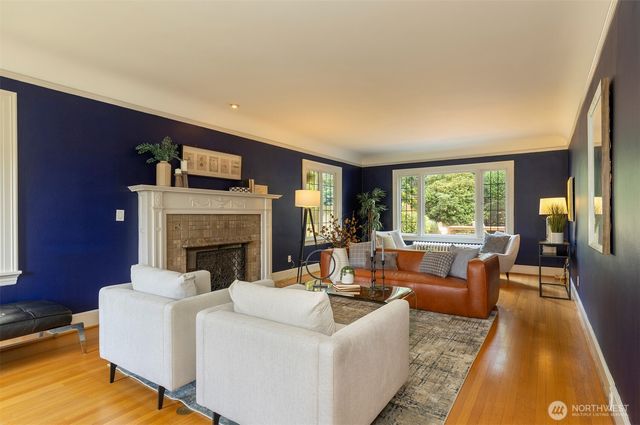 1812 10th Avenue E, Seattle, WA 98102