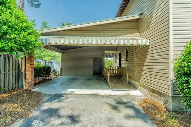 930 Lakeview Drive, Blackshear, GA 31516