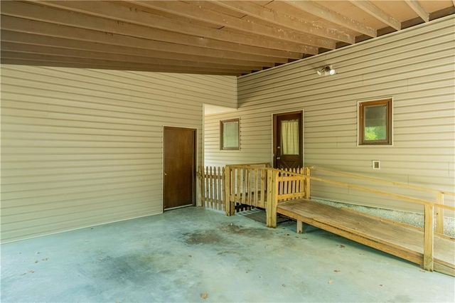 930 Lakeview Drive, Blackshear, GA 31516