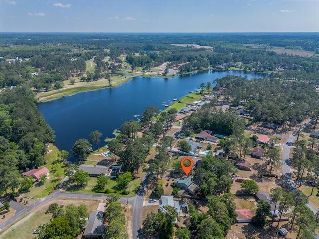 930 Lakeview Drive, Blackshear, GA 31516