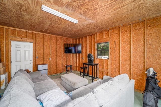 930 Lakeview Drive, Blackshear, GA 31516