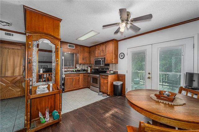 930 Lakeview Drive, Blackshear, GA 31516