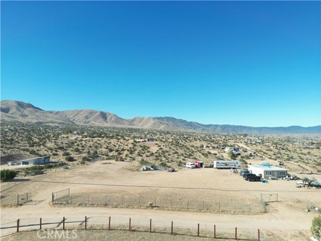 20421 Riverview Road, Apple Valley, CA 92308