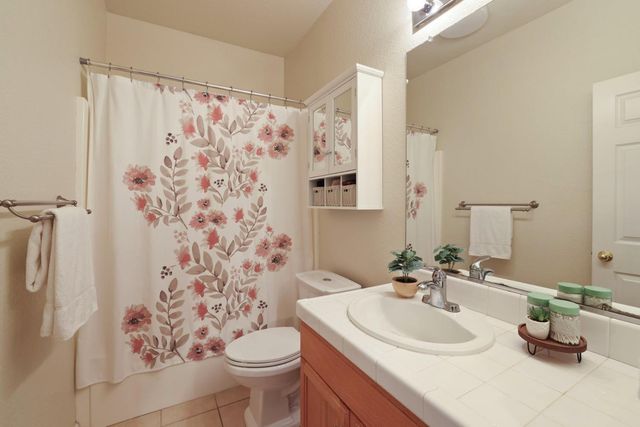 1962 Lexington Dr, Lodi, CA 95242