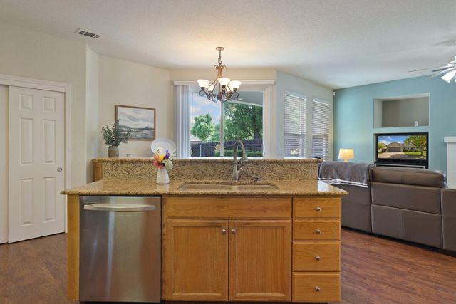 1962 Lexington Dr, Lodi, CA 95242