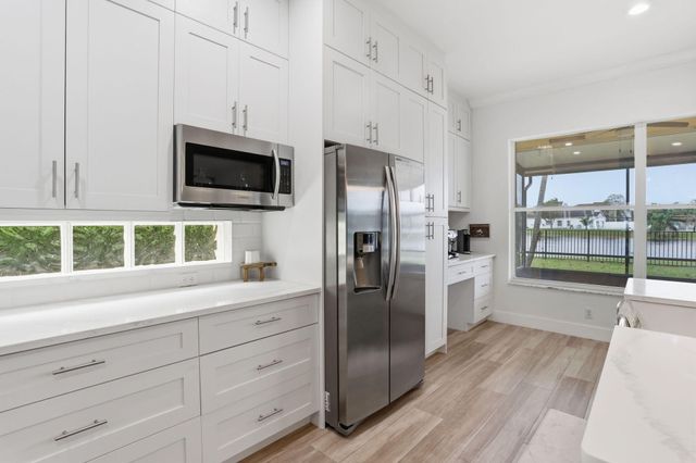 7121 Catalina Isle Drive, Lake Worth, FL 33467