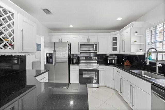 1421 NW 129th Ave, Sunrise, FL 33323