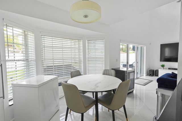 1421 NW 129th Ave, Sunrise, FL 33323