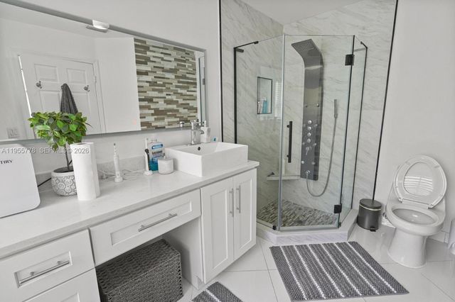 1421 NW 129th Ave, Sunrise, FL 33323