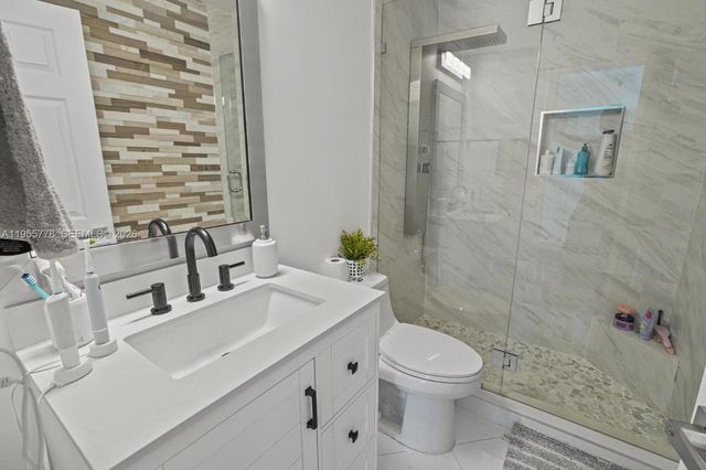 1421 NW 129th Ave, Sunrise, FL 33323