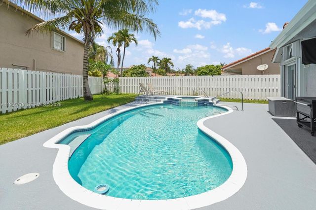 1421 NW 129th Ave, Sunrise, FL 33323