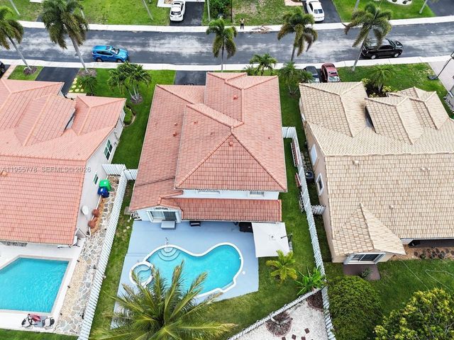 1421 NW 129th Ave, Sunrise, FL 33323