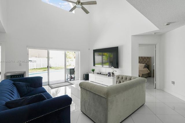 1421 NW 129th Ave, Sunrise, FL 33323