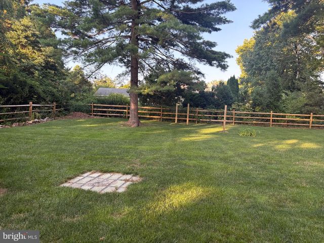 321 WALNUT LN, Princeton, NJ 08540