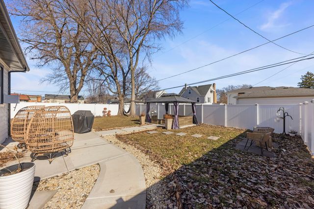 9525 Parkside Avenue, Oak Lawn, IL 60453