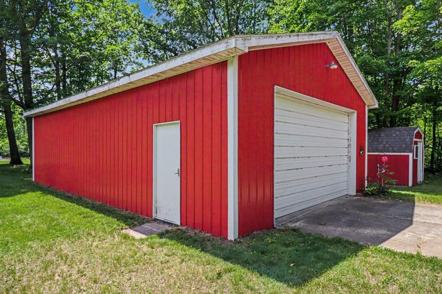7245 River Road, Evart, MI 49631