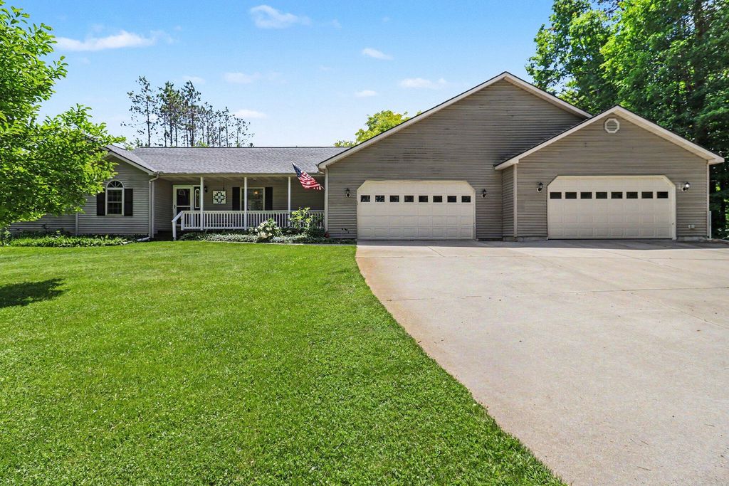 7245 River Road, Evart, MI 49631