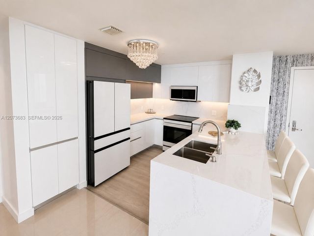 300 S Biscayne Boulevard T-2910, Miami, FL 33131