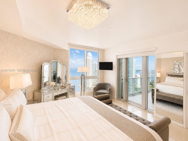 300 S Biscayne Boulevard T-2910, Miami, FL 33131
