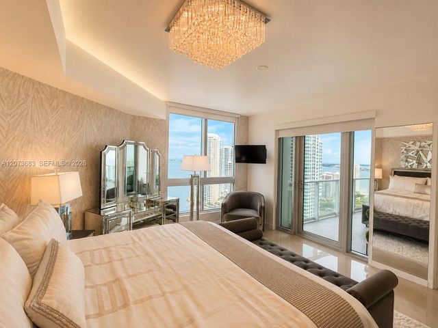 300 S Biscayne Boulevard T-2910, Miami, FL 33131