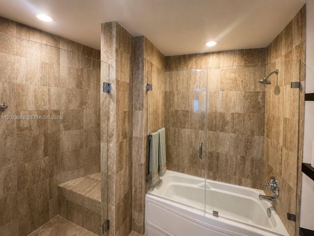 300 S Biscayne Boulevard T-2910, Miami, FL 33131