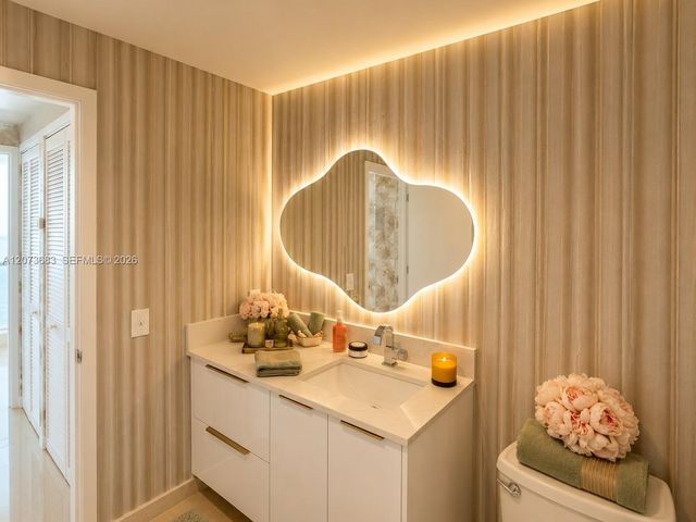 300 S Biscayne Boulevard T-2910, Miami, FL 33131