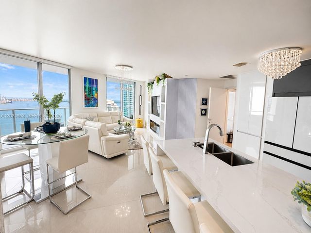 300 S Biscayne Boulevard T-2910, Miami, FL 33131