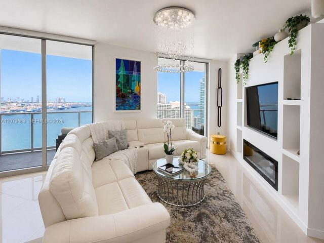 300 S Biscayne Boulevard T-2910, Miami, FL 33131