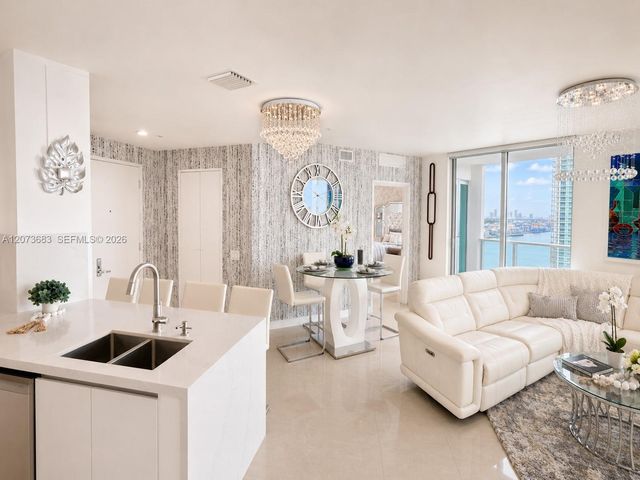 300 S Biscayne Boulevard T-2910, Miami, FL 33131