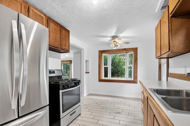 6109 Brooklyn Road, Jackson, MI 49201