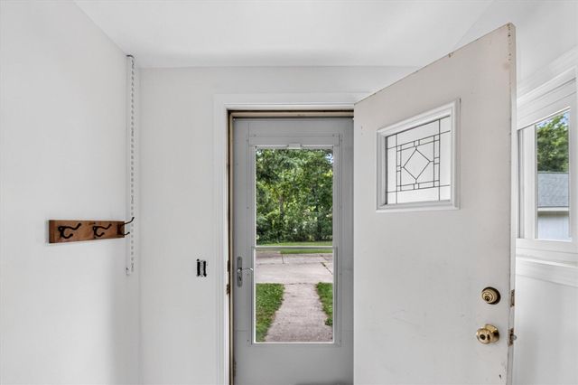 6109 Brooklyn Road, Jackson, MI 49201