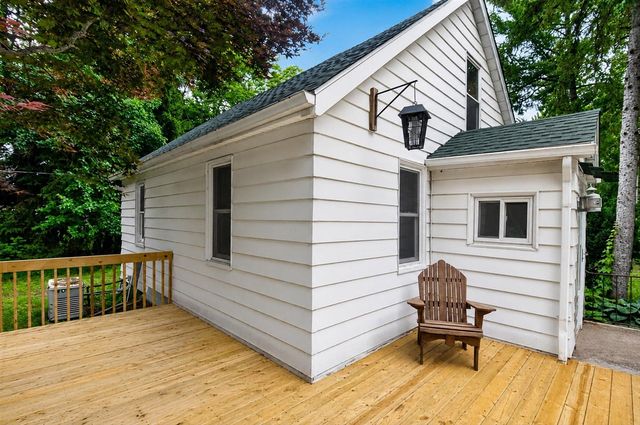 6109 Brooklyn Road, Jackson, MI 49201