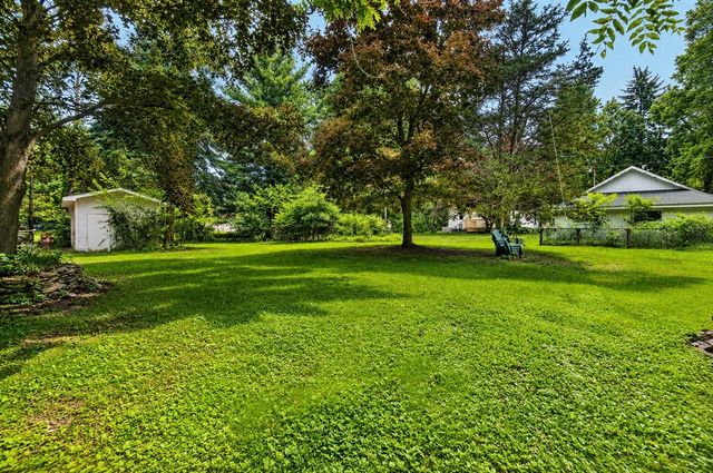 6109 Brooklyn Road, Jackson, MI 49201