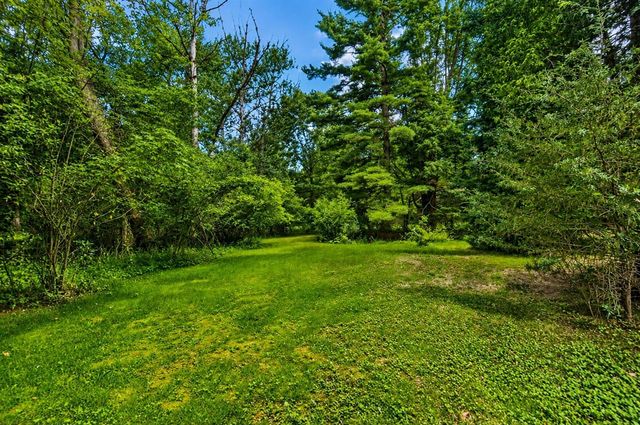 6109 Brooklyn Road, Jackson, MI 49201