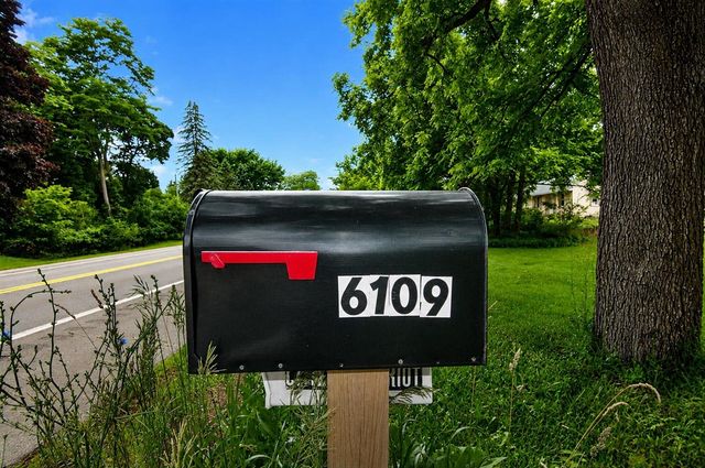6109 Brooklyn Road, Jackson, MI 49201
