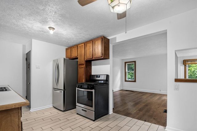 6109 Brooklyn Road, Jackson, MI 49201