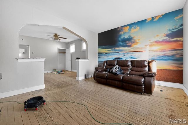 4172 Concordia Avenue, St Louis, MO 63116