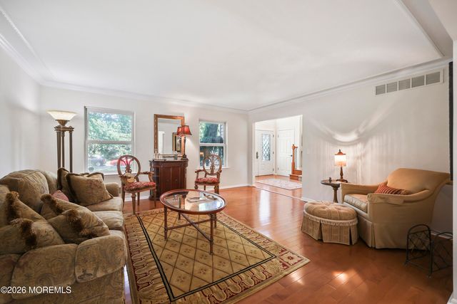 19 Vail Valley Drive, Manalapan, NJ 07726