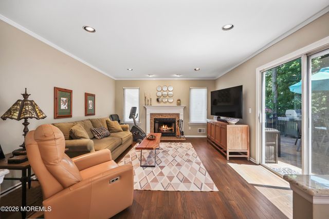 19 Vail Valley Drive, Manalapan, NJ 07726