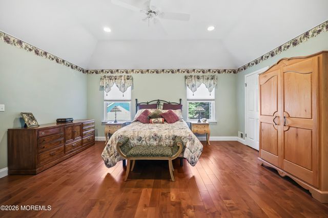 19 Vail Valley Drive, Manalapan, NJ 07726