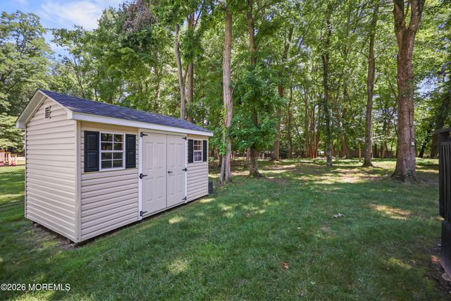 19 Vail Valley Drive, Manalapan, NJ 07726