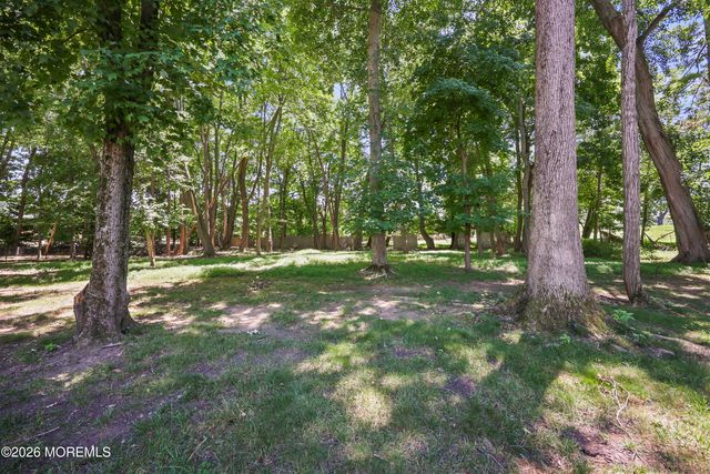 19 Vail Valley Drive, Manalapan, NJ 07726