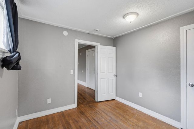 1523 22nd Avenue N, Minneapolis, MN 55411