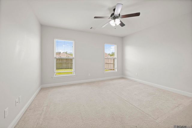 471 Lake Breeze Dr, Baton Rouge, LA 70820