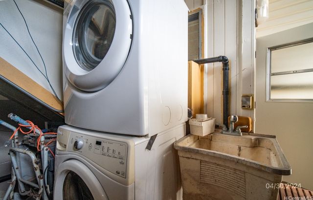 1483 Mahiole Street B, Honolulu, HI 96819