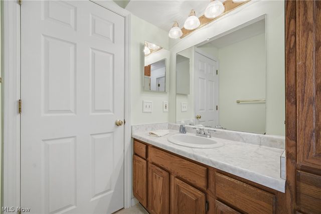 115 Denham Circle NE, Canton, OH 44721